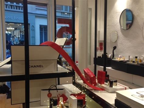 boutique chanel rue des francs bourgeois|Cette nouvelle boutique Chanel dans le 16e arrondissement est .